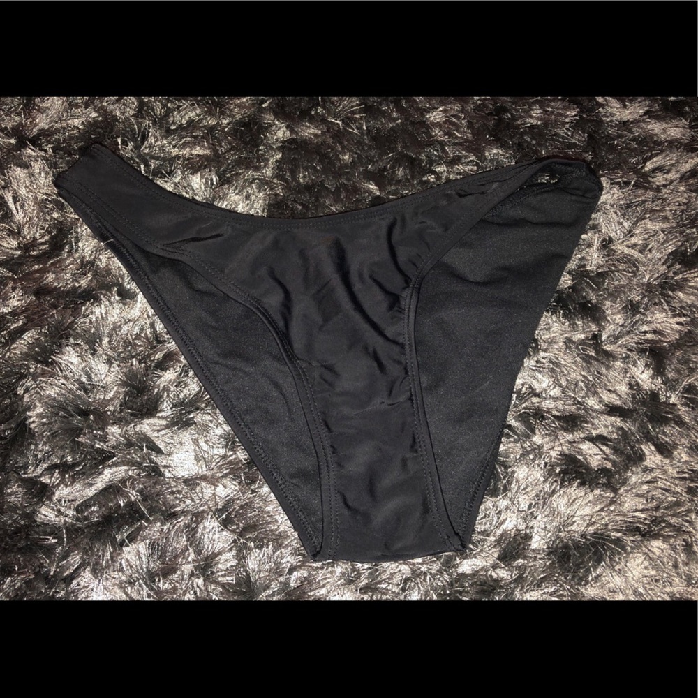 Black bikini bottoms